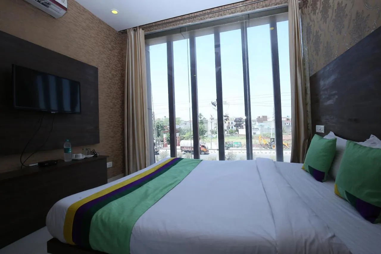 Hotel The Pearl Grand Grand Zirakpur