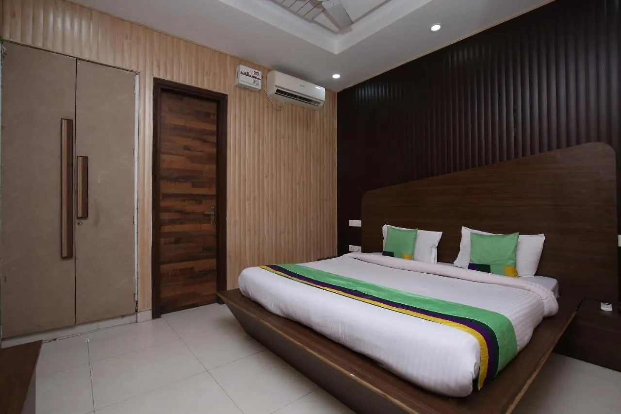 Hotel The Pearl Grand Grand Zirakpur 3*,  India